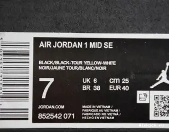 071 852542 1 BLACK WHITE YELLOW JORDAN TOE AIR 0703